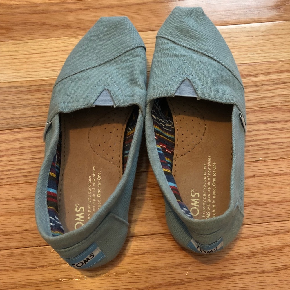 Toms